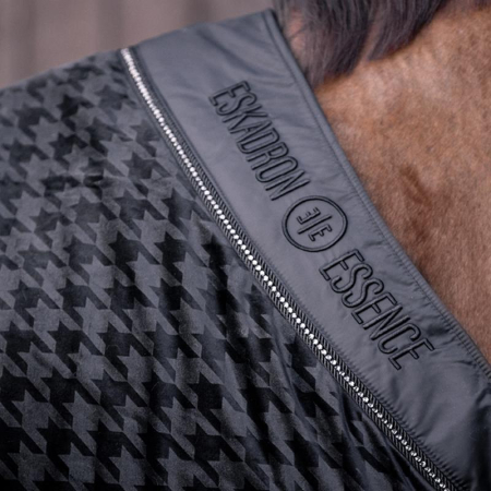 Preview: Eskadron Essence 22 A/W Showdecke VELVET black