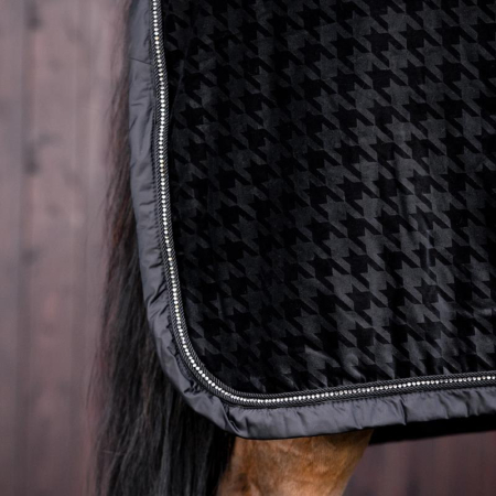 Preview: Eskadron Essence 22 A/W Showdecke VELVET black