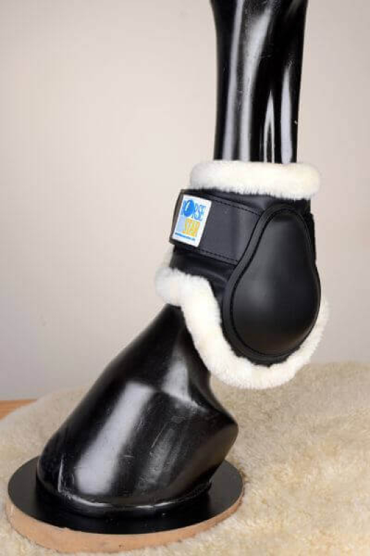 Horse Star Streichkappe FauxFur mit Knopfverschluss